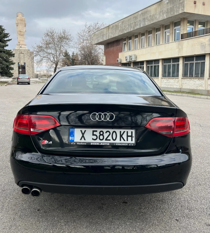 Audi A4 2.0 TDI ПЪРВИ СОБСТВЕНИК, снимка 3 - Автомобили и джипове - 48254282