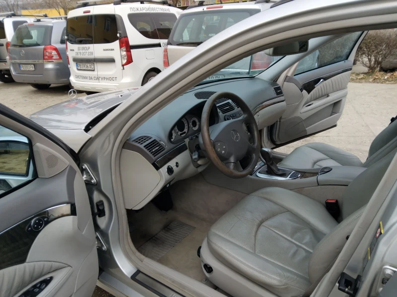 Mercedes-Benz E 200, снимка 8 - Автомобили и джипове - 49305870