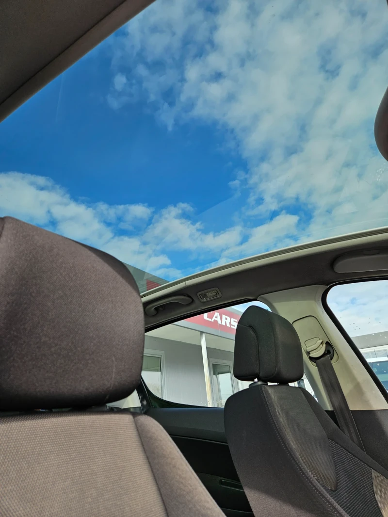 Peugeot 308 1.6 дизел, Панорамен таван, снимка 3 - Автомобили и джипове - 53199265