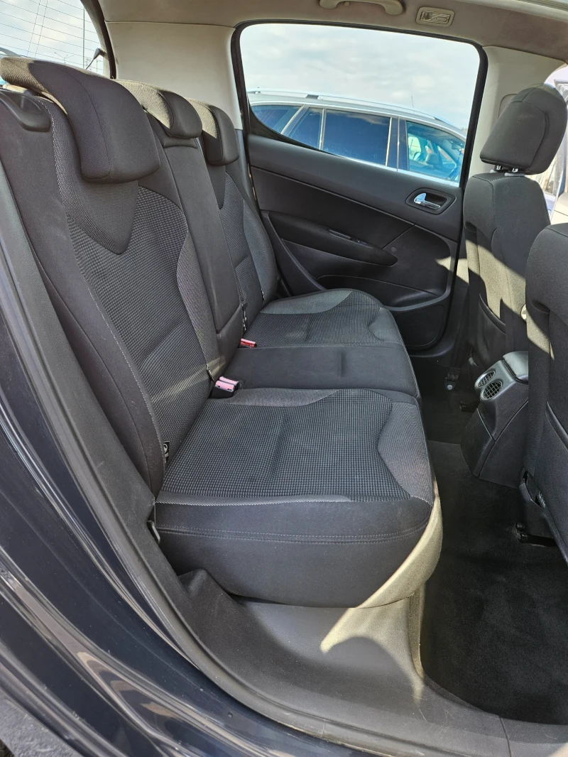 Peugeot 308 1.6 дизел, Панорамен таван, снимка 7 - Автомобили и джипове - 53199265