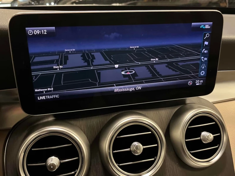 Mercedes-Benz C 300 * CARFAX * БЕЗ ПЪРВОНАЧАЛНА ВНОСКА, снимка 10 - Автомобили и джипове - 53197783