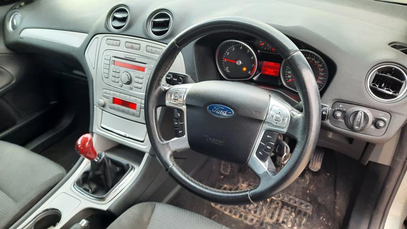 Ford Mondeo 1.6 I, снимка 5 - Автомобили и джипове - 35420888