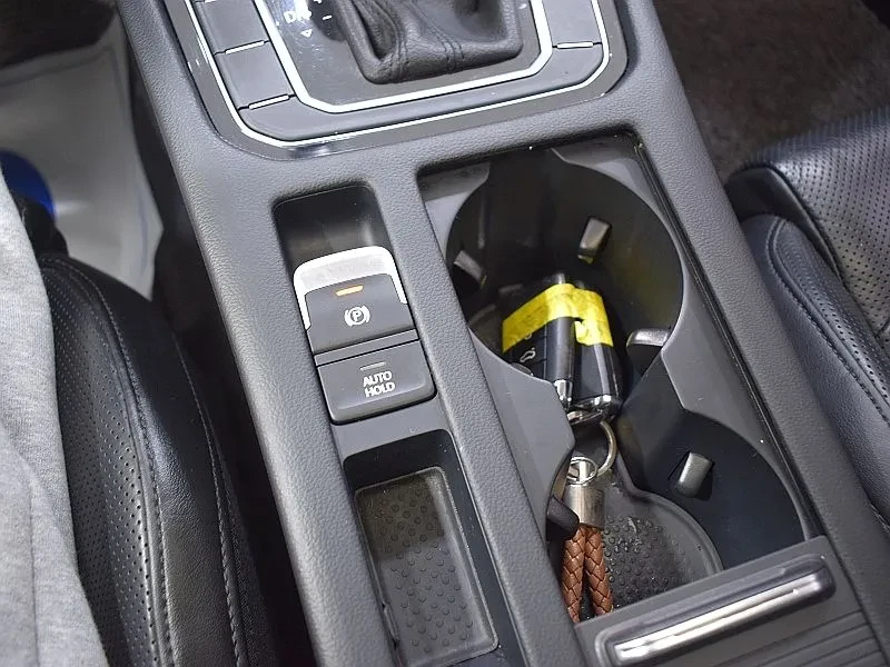 VW Passat 2.0 Tdi 4Motion Prestige - САМО 30% АВАНС, снимка 13 - Автомобили и джипове - 55737201