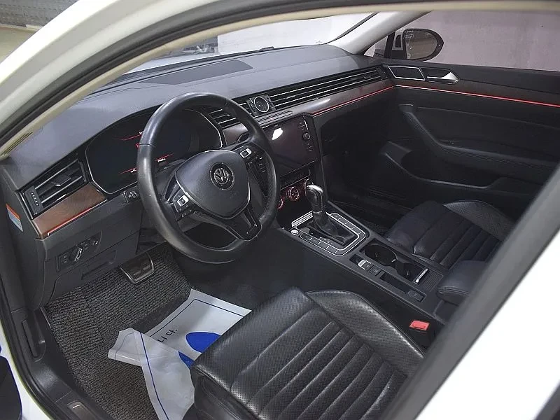 VW Passat 2.0 Tdi 4Motion Prestige - САМО 30% АВАНС, снимка 6 - Автомобили и джипове - 55737201
