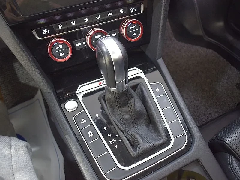 VW Passat 2.0 Tdi 4Motion Prestige - САМО 30% АВАНС, снимка 9 - Автомобили и джипове - 55737201