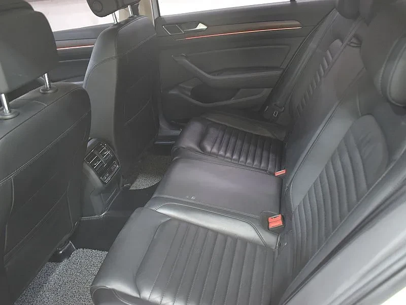 VW Passat 2.0 Tdi 4Motion Prestige - САМО 30% АВАНС, снимка 7 - Автомобили и джипове - 55737201