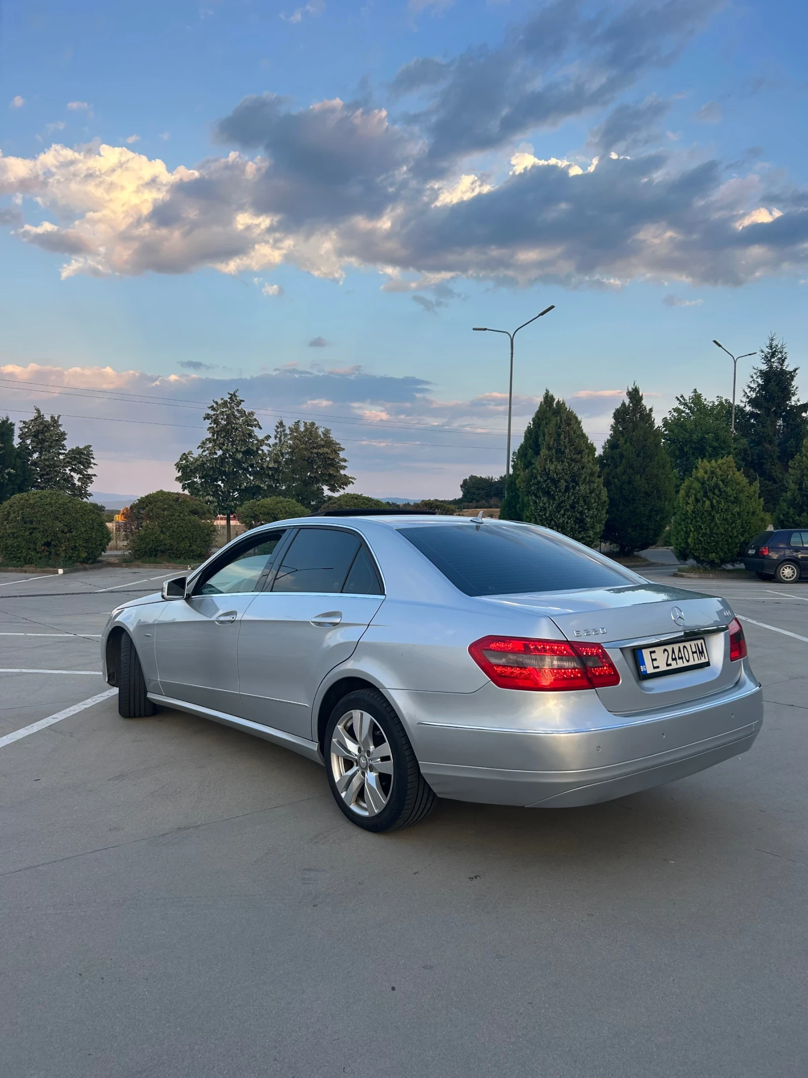 Mercedes-Benz E 220 ЛИЗИНГ - ПЕРФЕКТНО СЪСТОЯНИЕ - изображение 3