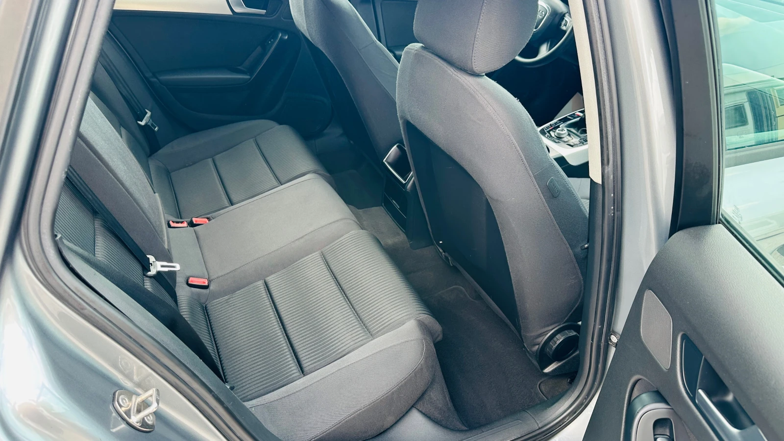 Audi A4 2.0tdi-нави-лед-6 скорости Евро 5 - изображение 9