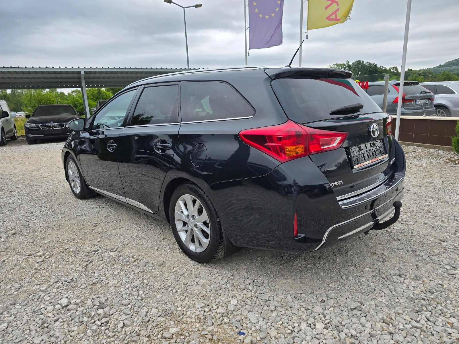 Toyota Auris 2.0D-4D НАВИГАЦИЯ ! ! РЕАЛНИ КИЛОМЕТРИ - изображение 3