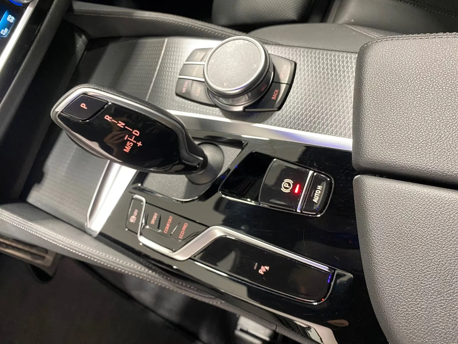 BMW 540 i/333HP/SHADOW-L./M-SPORT/xDRIVE/HUD/LED/759fpr | Mobile.bg   13