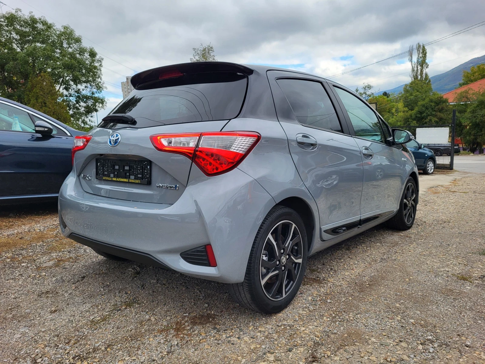 Toyota Yaris 1.5 HYBRID / Nardo Grey /  - изображение 6