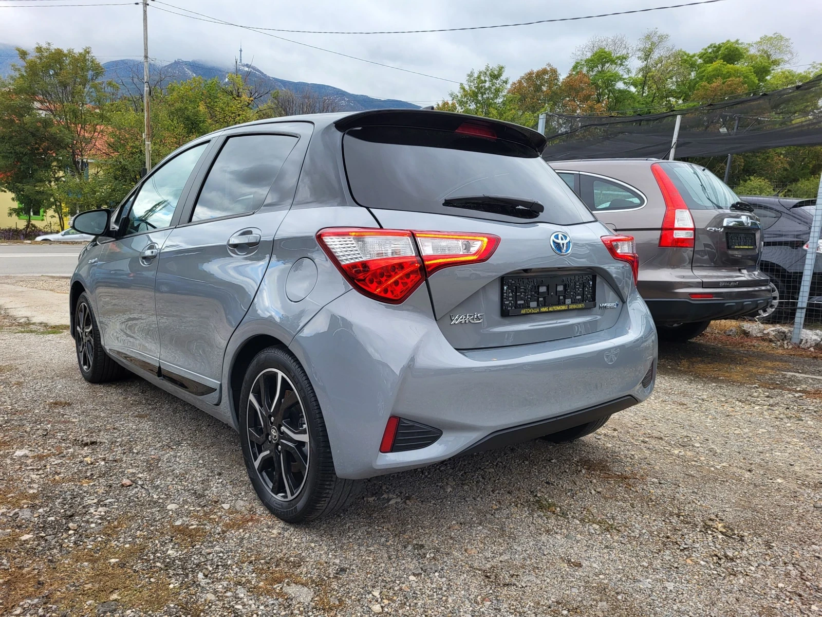 Toyota Yaris 1.5 HYBRID / Nardo Grey /  - изображение 4