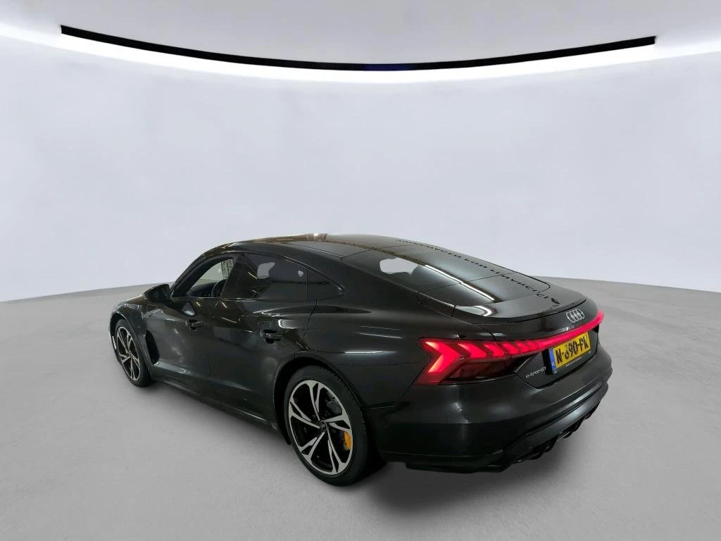 Audi E-Tron GT, снимка 4 - Автомобили и джипове - 54069733