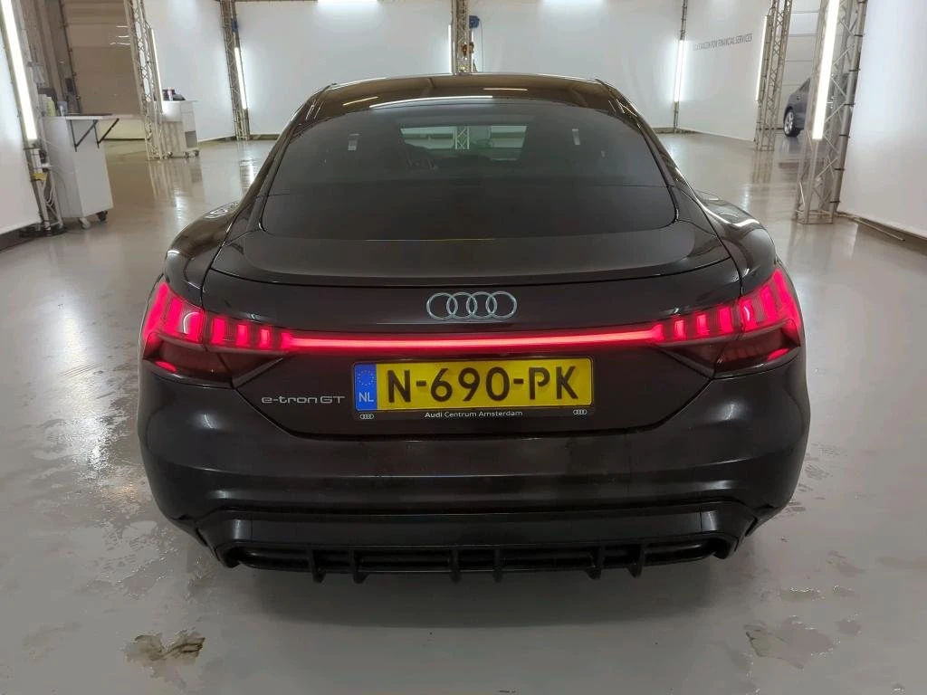Audi E-Tron GT, снимка 5 - Автомобили и джипове - 54069733