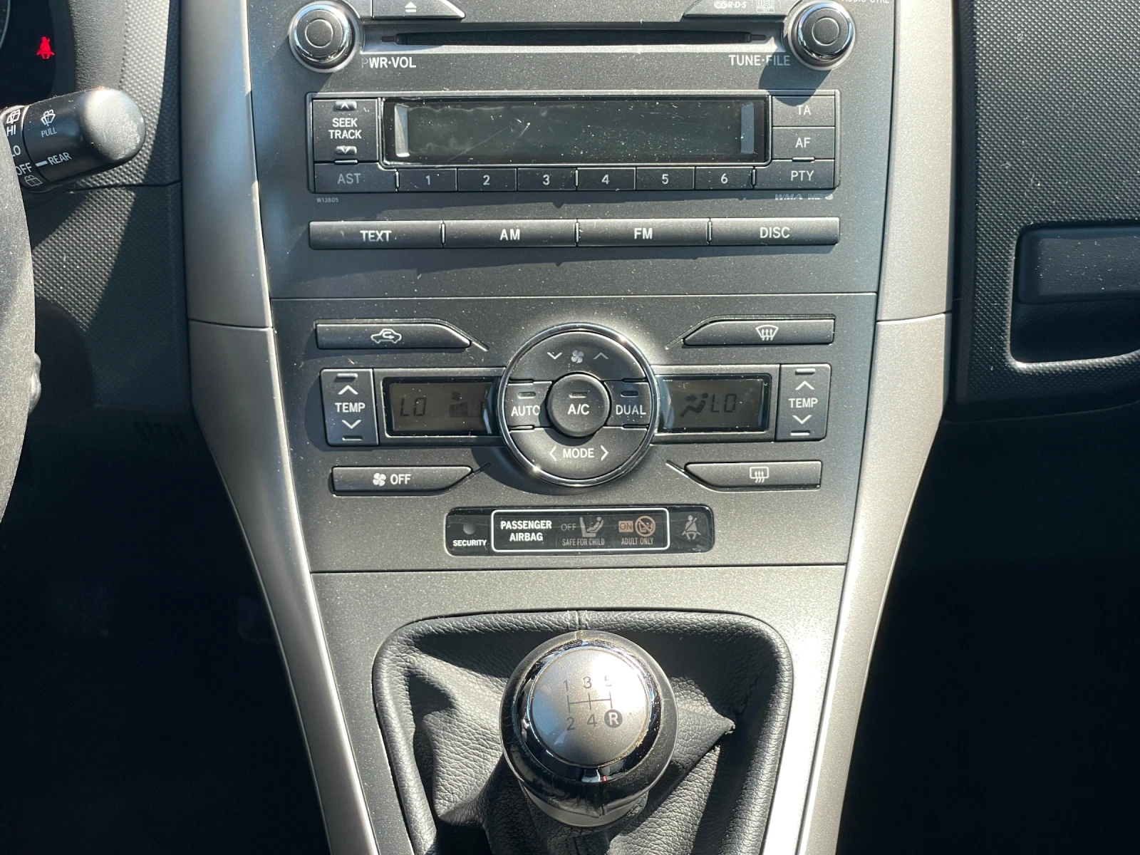 Toyota Auris 1.4vvti, снимка 10 - Автомобили и джипове - 54436382