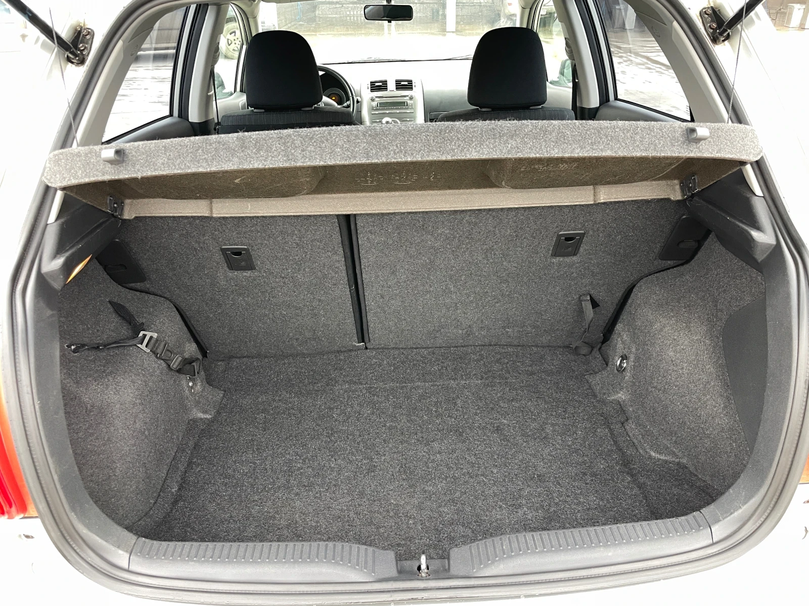 Toyota Auris 1.4vvti, снимка 8 - Автомобили и джипове - 54124962