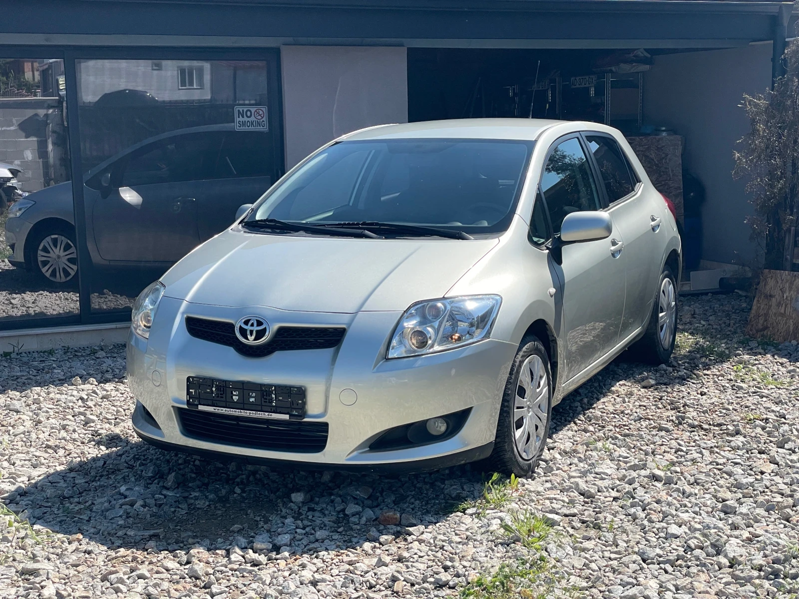 Toyota Auris 1.4vvti, снимка 2 - Автомобили и джипове - 54436382