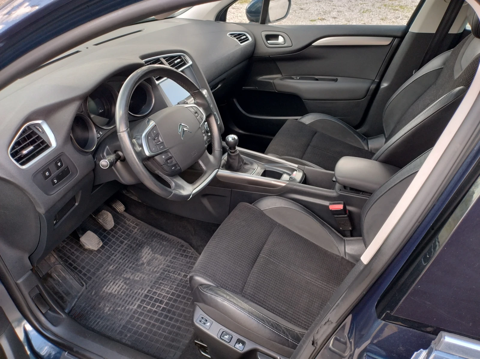 Citroen C4 1.6 HDI   EXCLUSIVE FULL, снимка 8 - Автомобили и джипове - 54414556