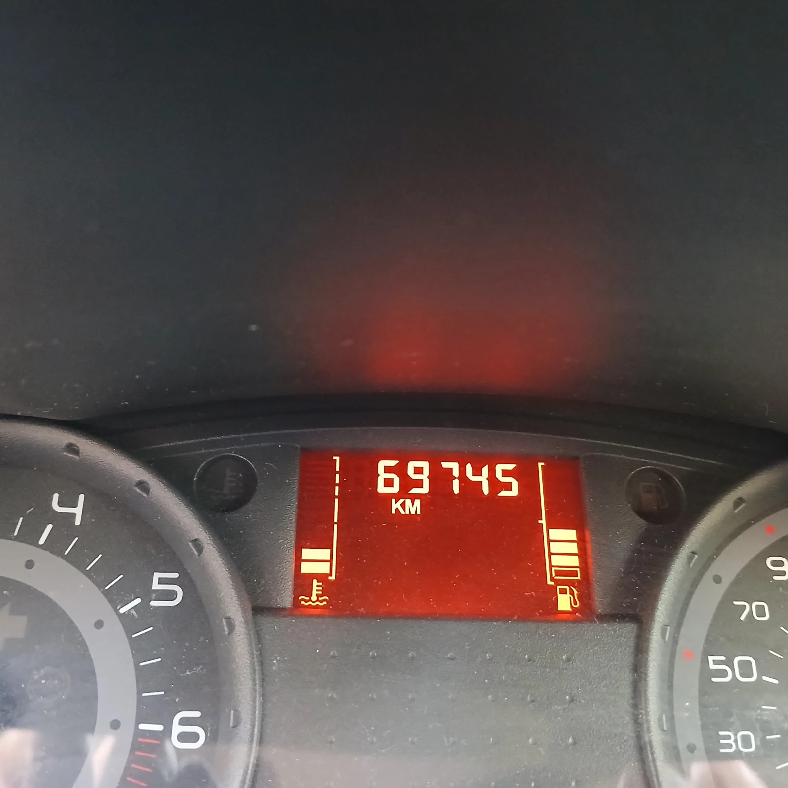 Renault Clio Климатик 70000 км.!!!, снимка 4 - Автомобили и джипове - 54598591