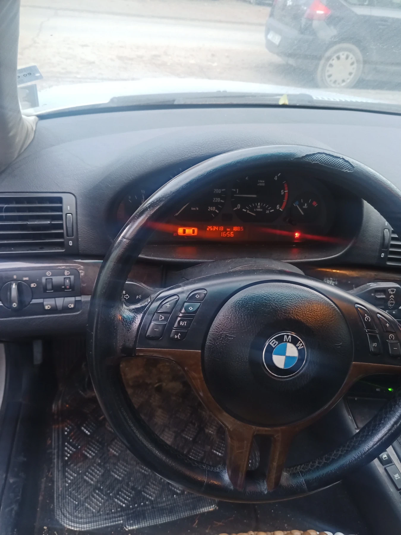 BMW 330 Дизел ръчка 196к., снимка 7 - Автомобили и джипове - 55071810
