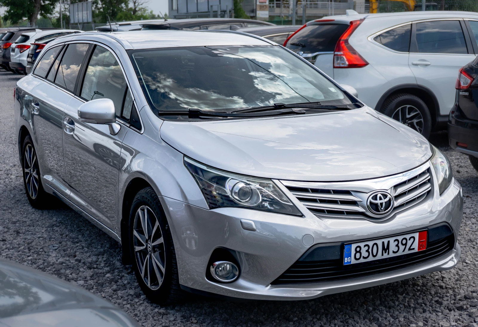 Toyota Avensis 2.0 D-4D TOP! ALCANTARA | С ГАРАНЦИЯ!, снимка 3 - Автомобили и джипове - 55100989