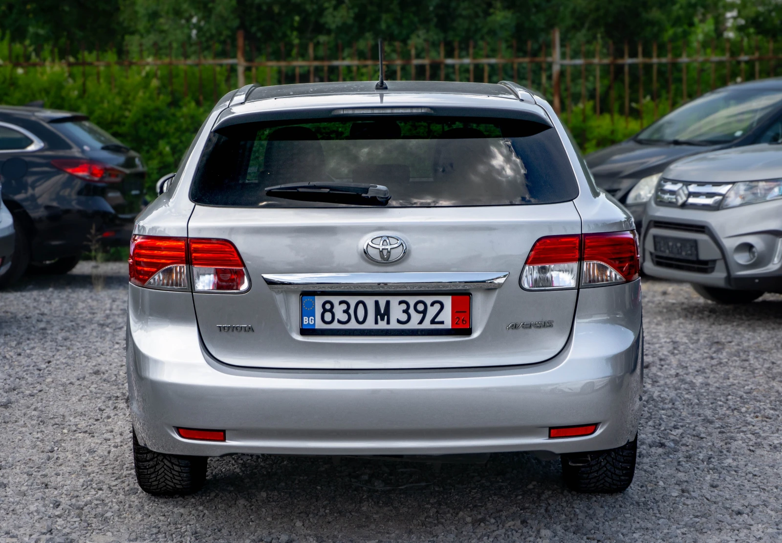 Toyota Avensis 2.0 D-4D TOP! ALCANTARA | С ГАРАНЦИЯ!, снимка 5 - Автомобили и джипове - 55100989