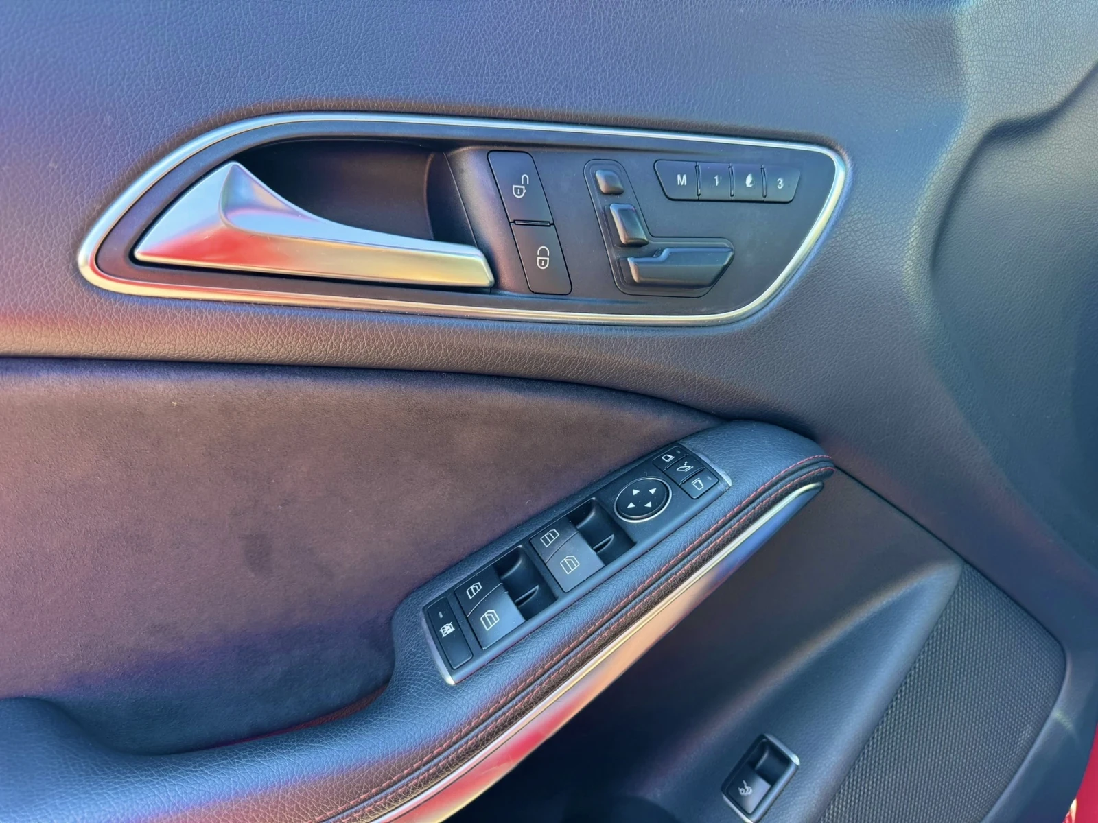Mercedes-Benz CLA 250, снимка 11 - Автомобили и джипове - 55310868