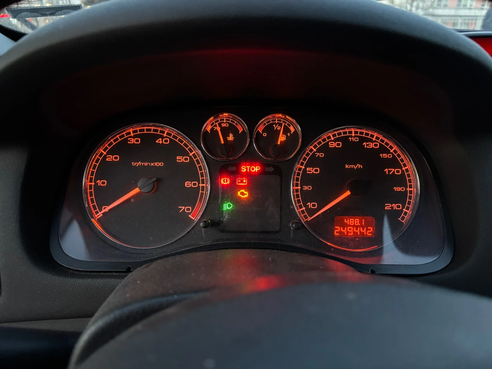 Peugeot 307 2.0i, снимка 16 - Автомобили и джипове - 55359436
