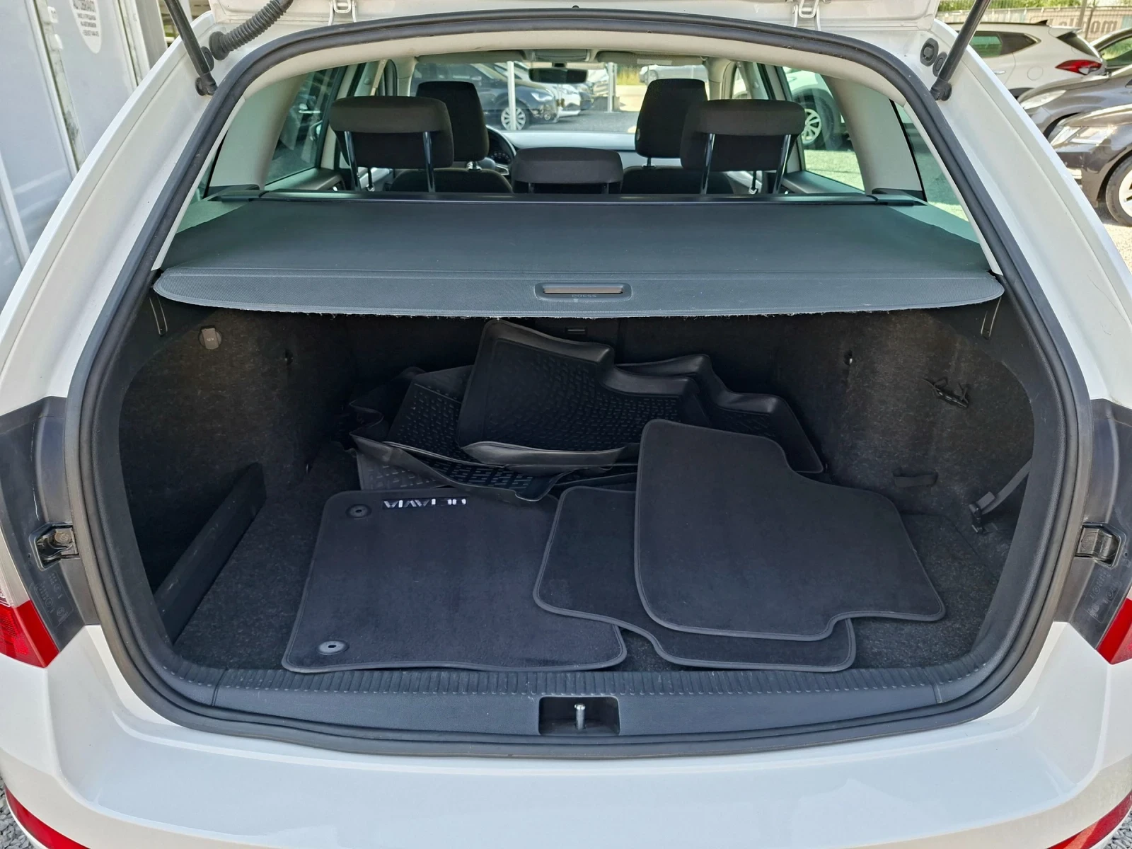 Skoda Octavia G-Tec/КАТО НОВА, снимка 10 - Автомобили и джипове - 55435510