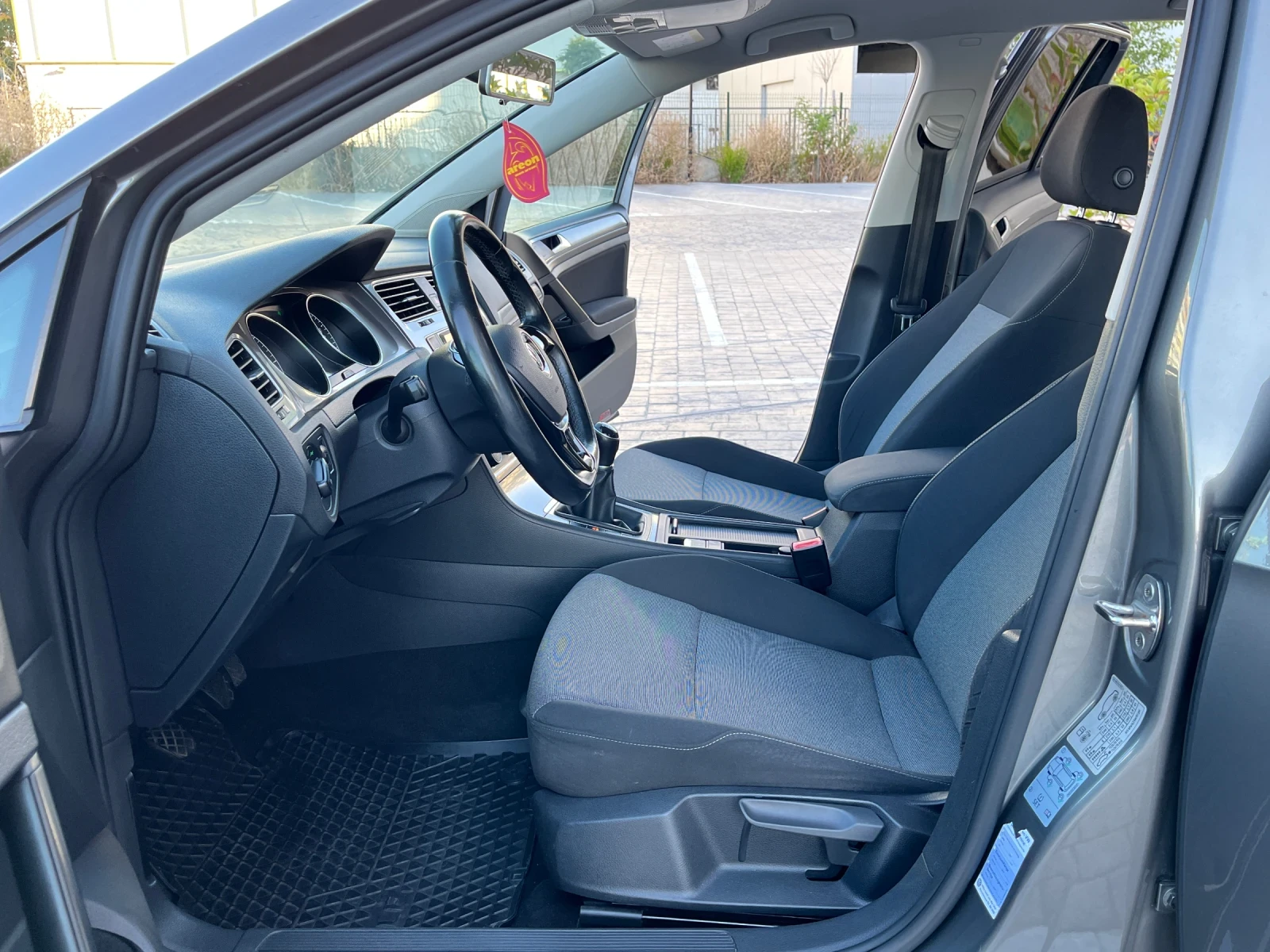 VW Golf 1.6TDI/2016, снимка 12 - Автомобили и джипове - 55593254