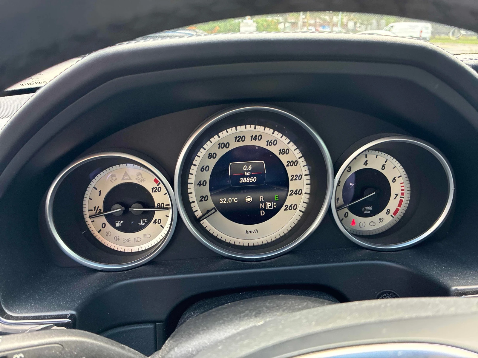 Mercedes-Benz E 400 * CARFAX * ЦЕНА ДО БГ, снимка 9 - Автомобили и джипове - 55879107