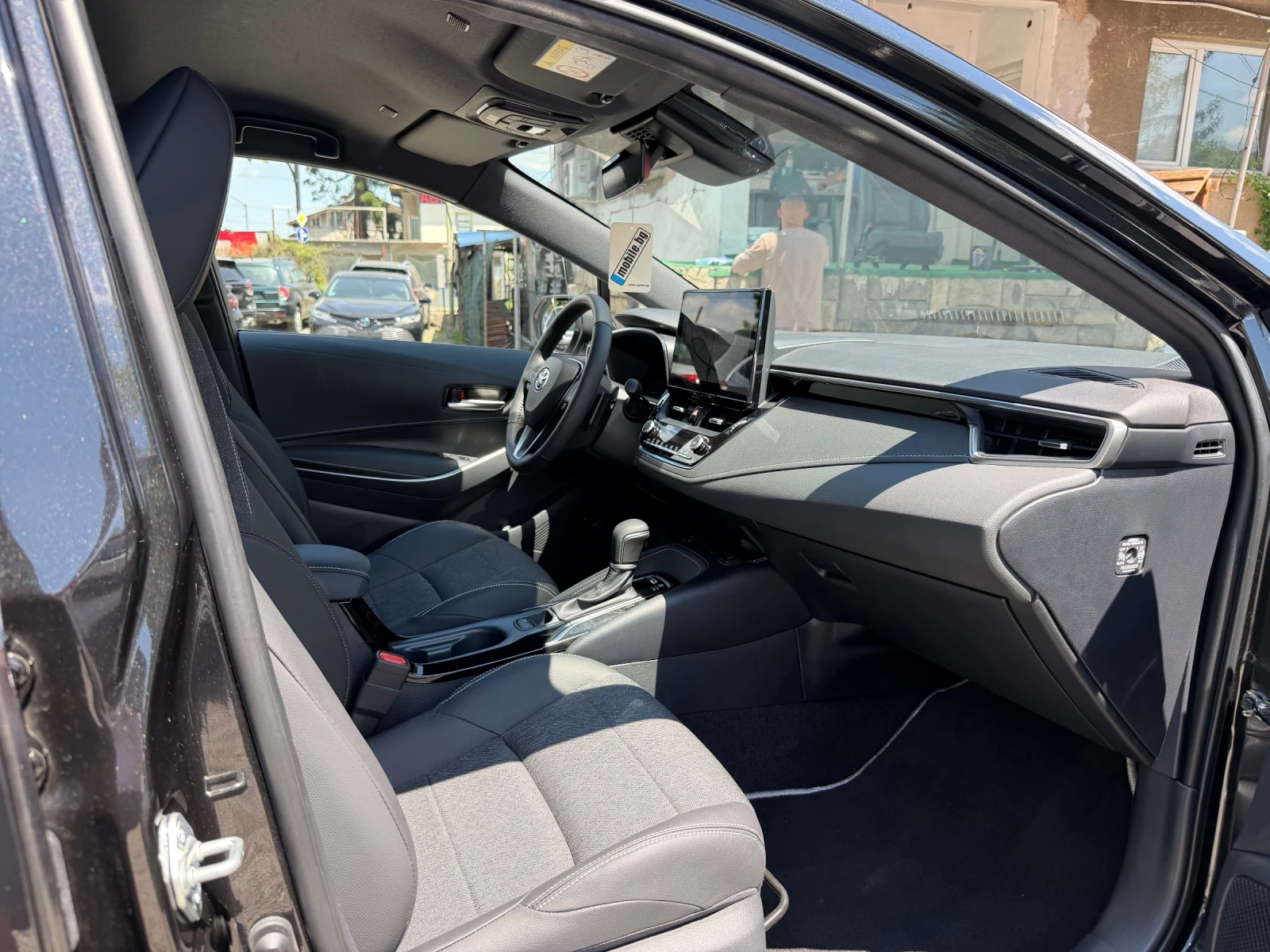 Toyota Corolla 2.0 HEV 197 к.с., снимка 13 - Автомобили и джипове - 56204995