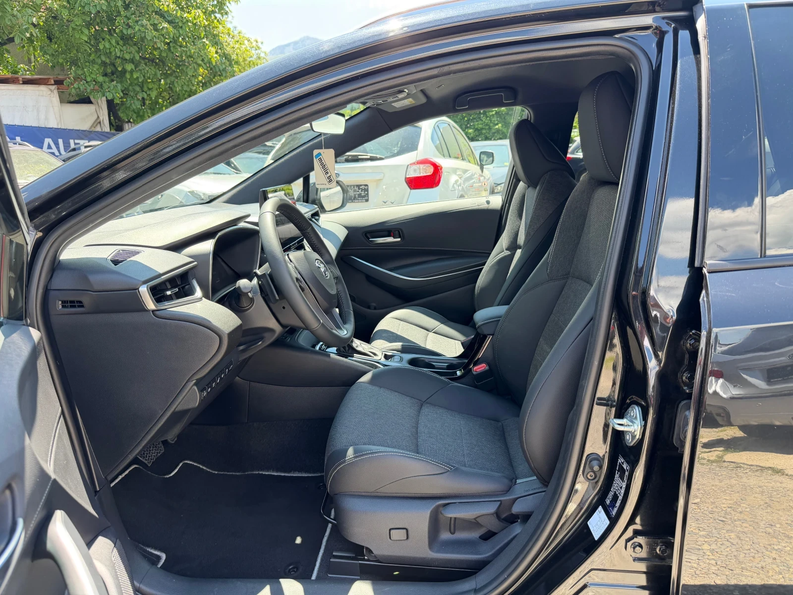 Toyota Corolla 2.0 HEV 197 к.с., снимка 9 - Автомобили и джипове - 56204995