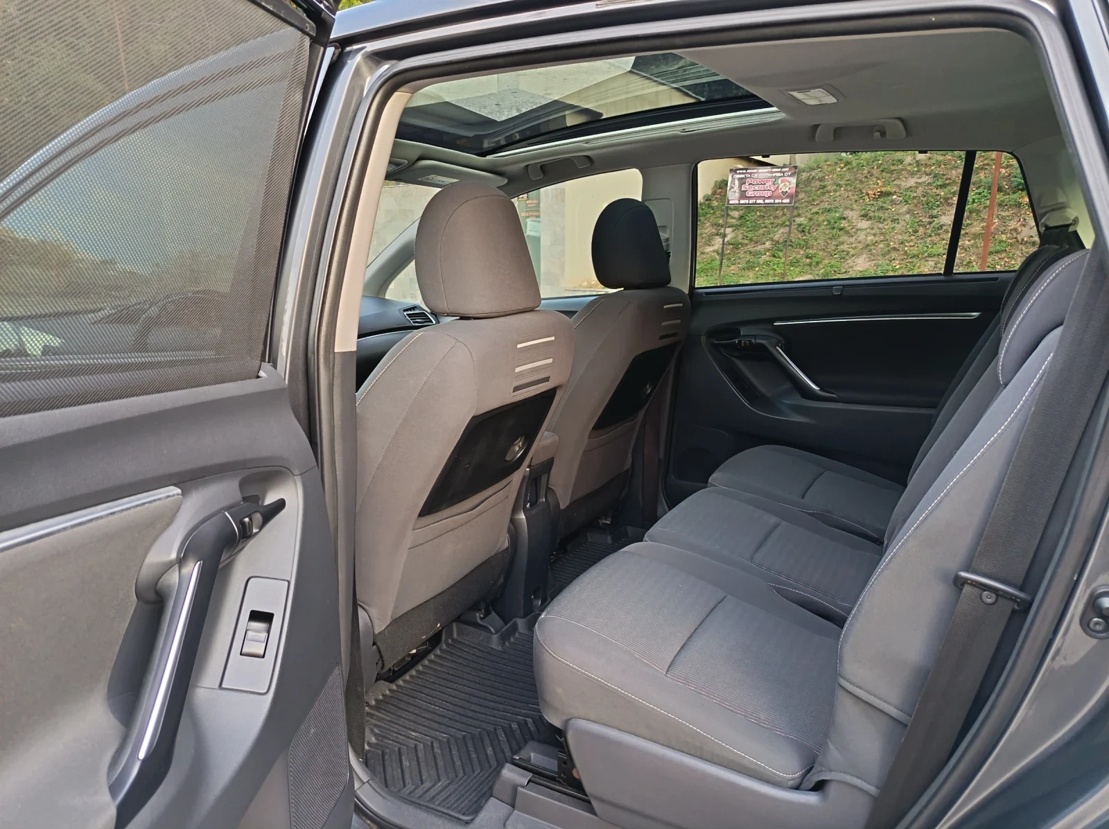 Toyota Verso 1.6-132 ГАЗ Панорама, снимка 10 - Автомобили и джипове - 56227675