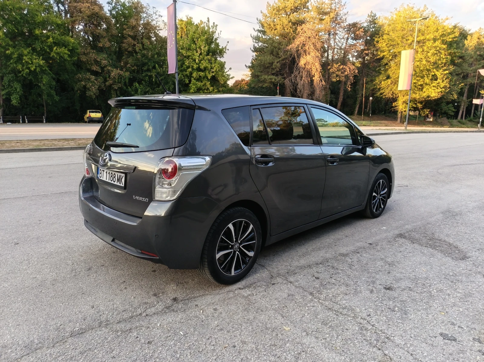 Toyota Verso 1.6-132 ГАЗ Панорама, снимка 5 - Автомобили и джипове - 56227675