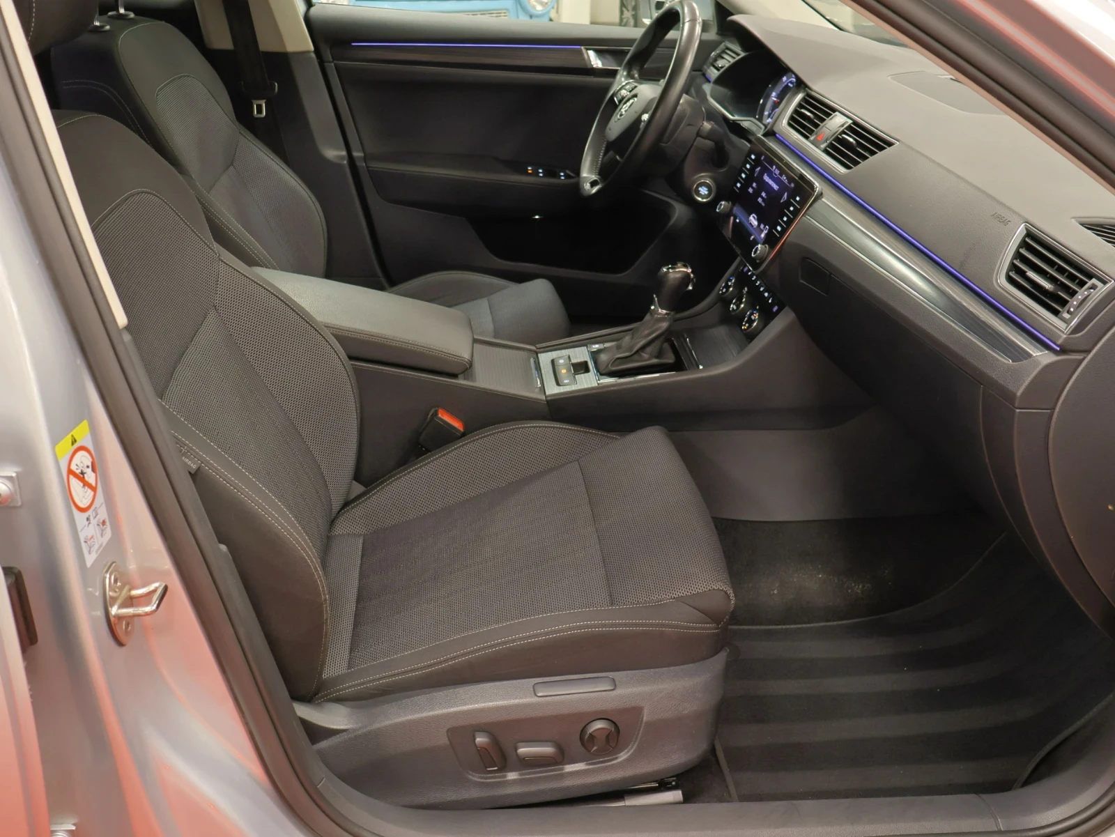 Skoda Superb 2.0TDI | DSG7 | MY2021 | Style, снимка 9 - Автомобили и джипове - 56317946