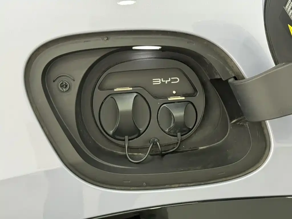 BYD Sealion 7 Long Range Edition, снимка 15 - Автомобили и джипове - 56750593
