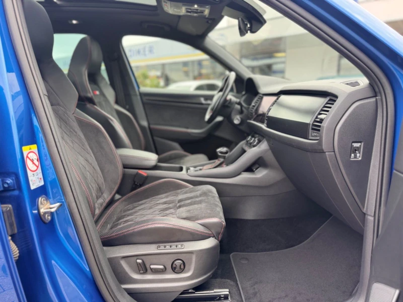 Skoda Kodiaq 2.0TDI/239HP/RS/4X4/DSG/PANO/7SEATS/360/AMBI/140v, снимка 15 - Автомобили и джипове - 49727937