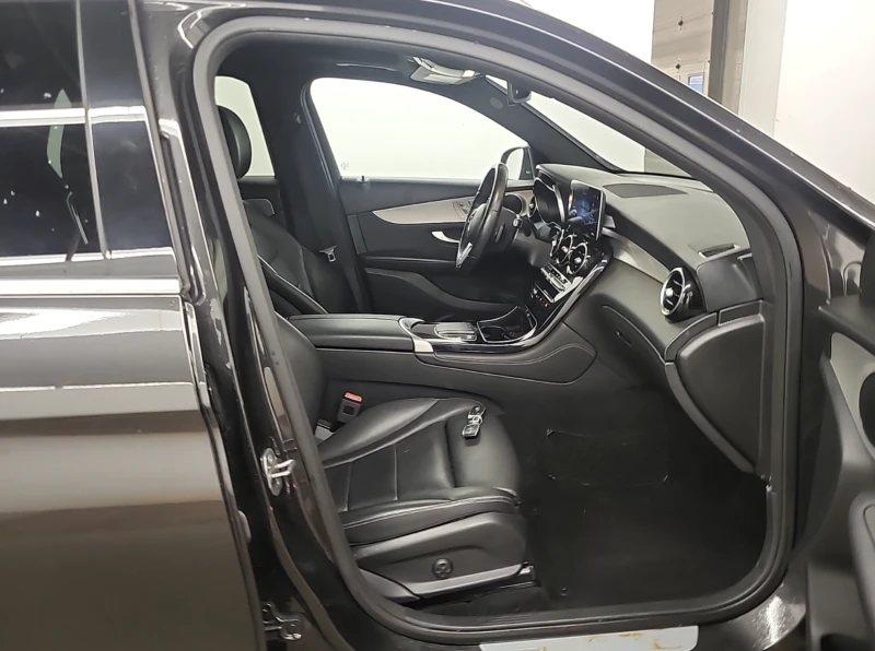 Mercedes-Benz GLC 300 2020 Mercedes-Benz GLC 300, снимка 11 - Автомобили и джипове - 52751576