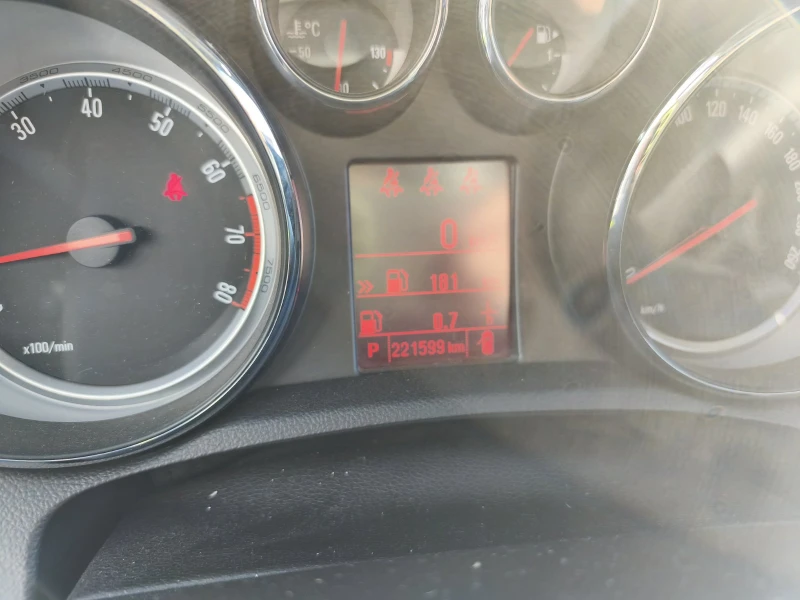 Opel Mokka 1.4T , снимка 14 - Автомобили и джипове - 53081532