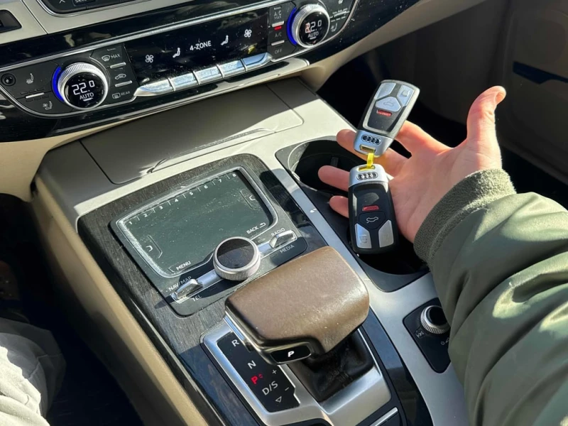 Audi Q7 * Technik * CARFAX * 360 * 2 КЛЮЧА * ОБДУХВАНЕ, снимка 10 - Автомобили и джипове - 53329221