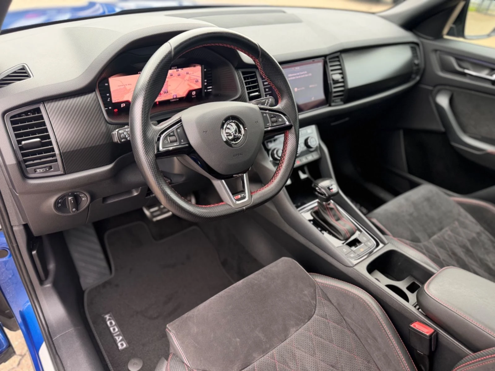 Skoda Kodiaq 2.0TDI/239HP/RS/4X4/DSG/PANO/7SEATS/360/AMBI/140v | Mobile.bg   12