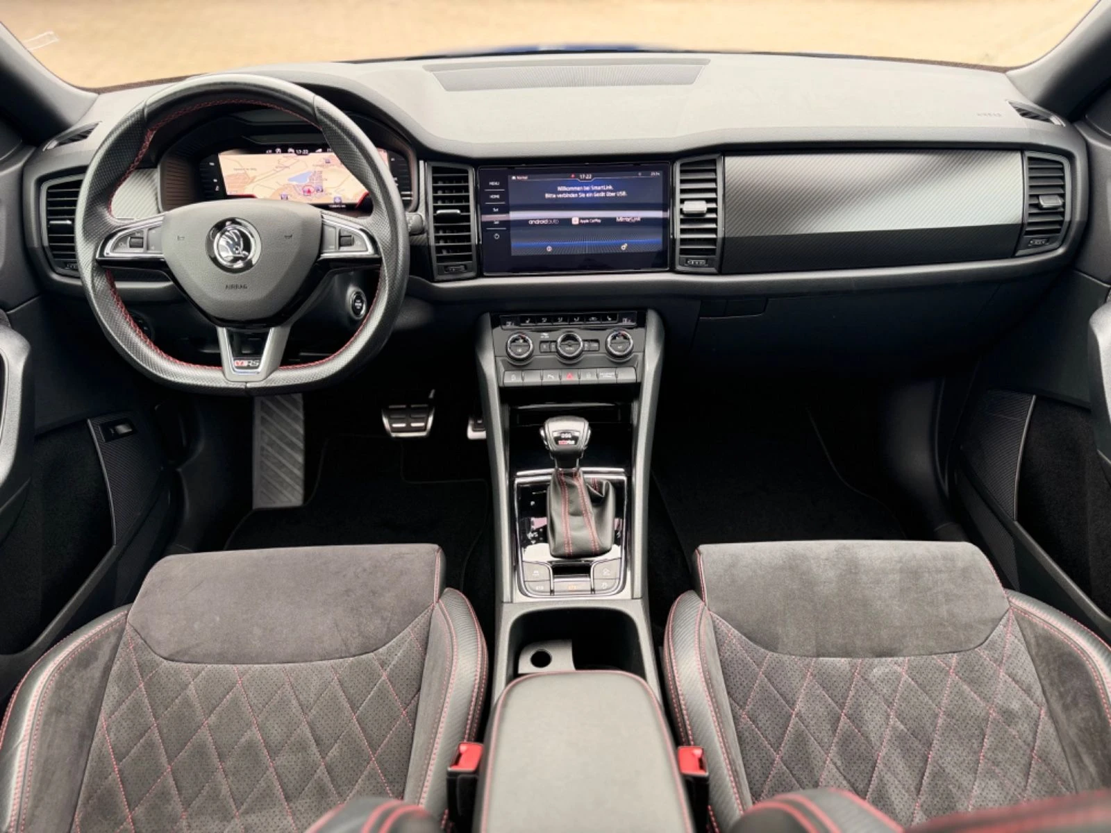 Skoda Kodiaq 2.0TDI/239HP/RS/4X4/DSG/PANO/7SEATS/360/AMBI/140v | Mobile.bg   11