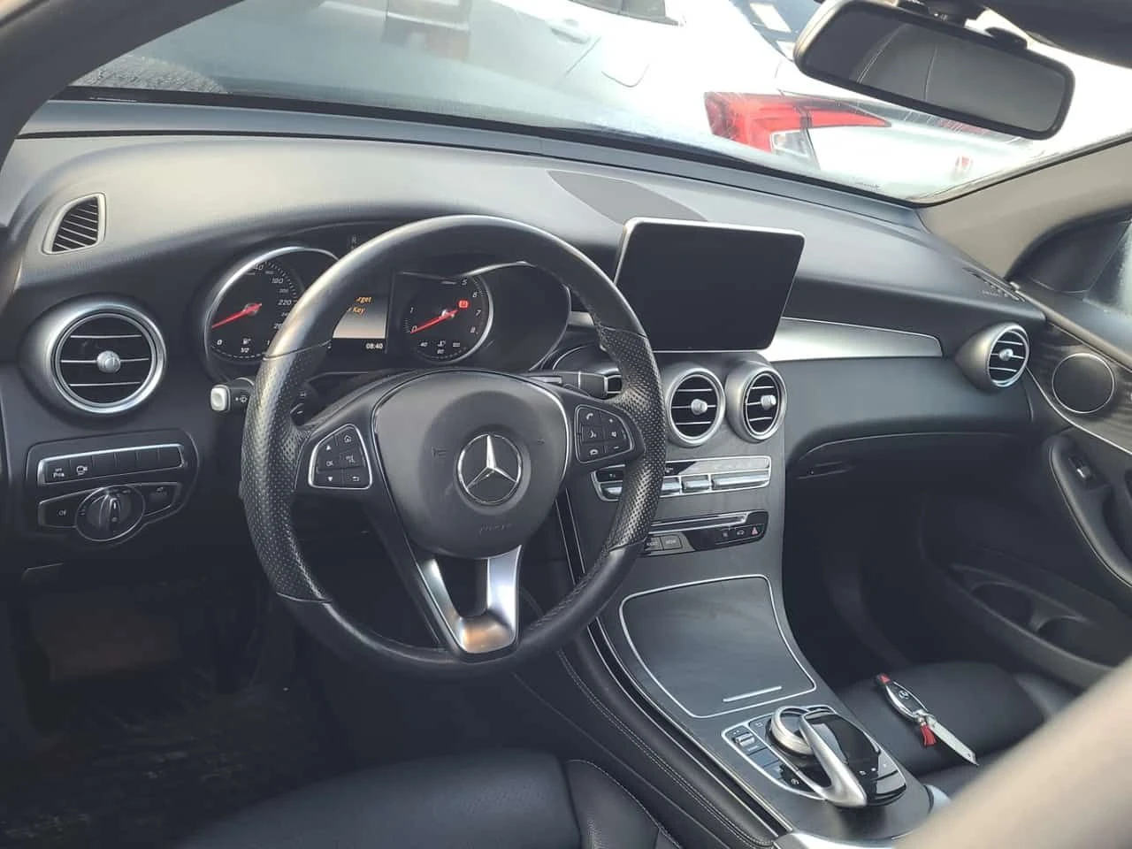 Mercedes-Benz GLC 300 | 360| PANORAMA| CARFAX, снимка 11 - Автомобили и джипове - 53894508