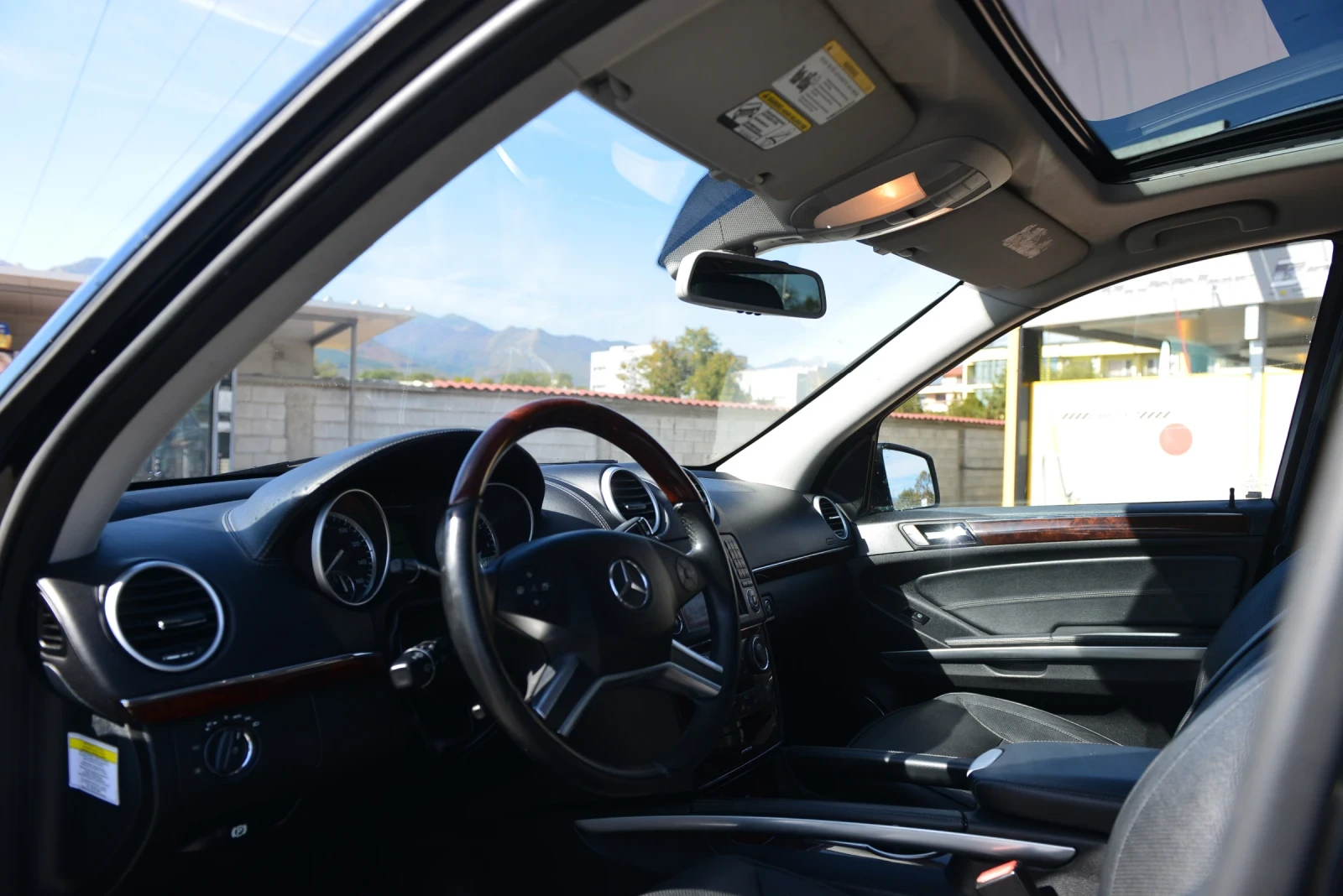 Mercedes-Benz GL 550, снимка 3 - Автомобили и джипове - 53936509