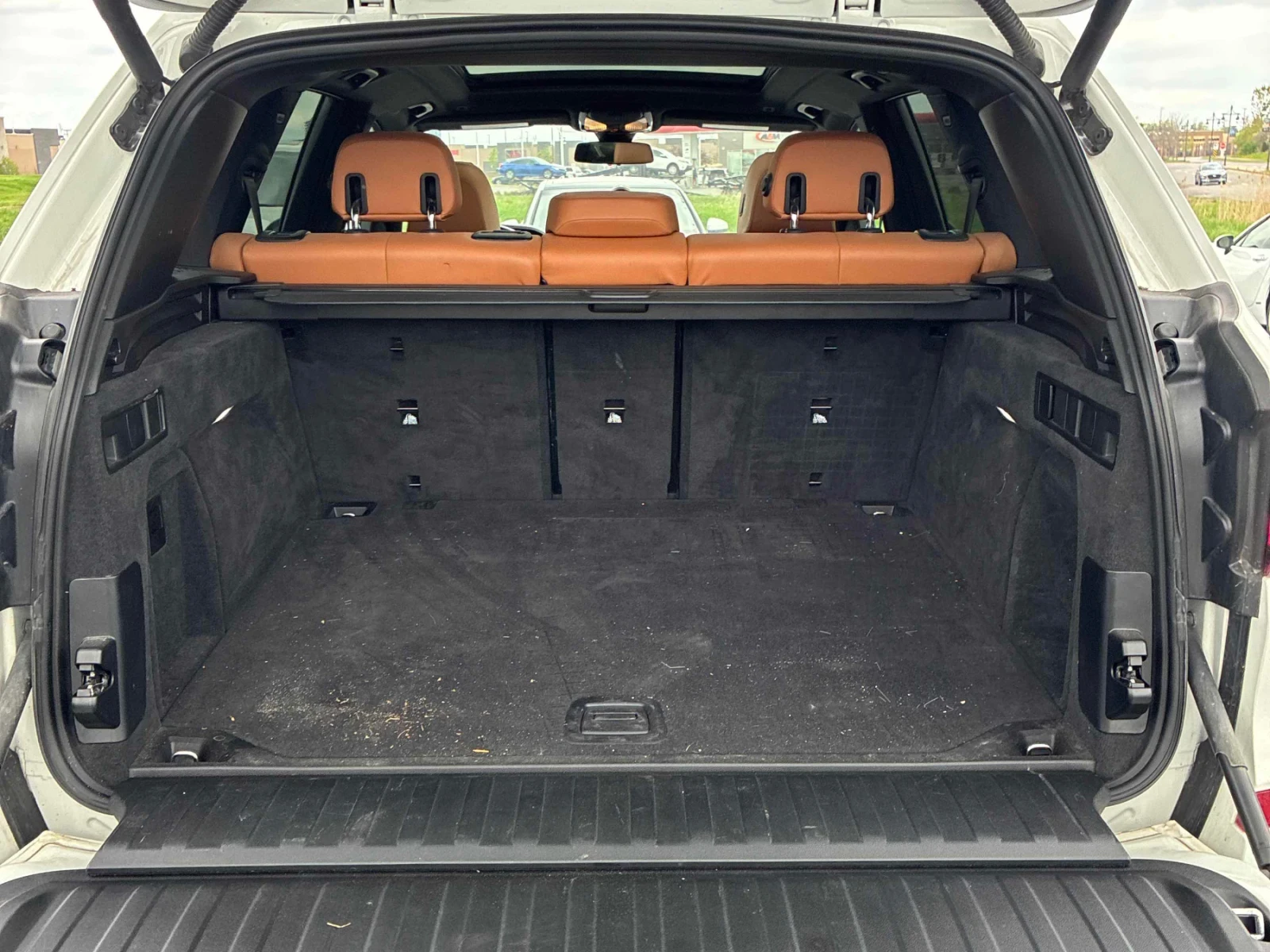 BMW X5 xDrive40i * M ПАКЕТ * ПОДГРЕВ * ПАНОРАМА * CARFAX, снимка 14 - Автомобили и джипове - 54635928