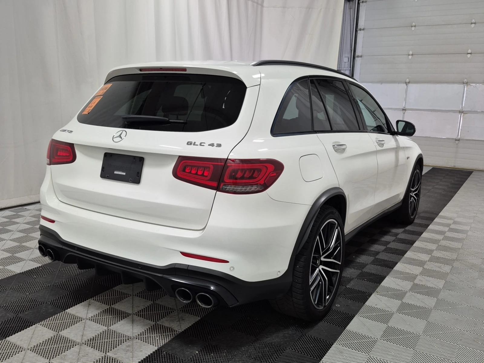 Mercedes-Benz GLC 43 AMG ПАНОРАМА| ПАМЕТ| DISTRONIC| 2 КЛЮЧА| , снимка 3 - Автомобили и джипове - 56126298