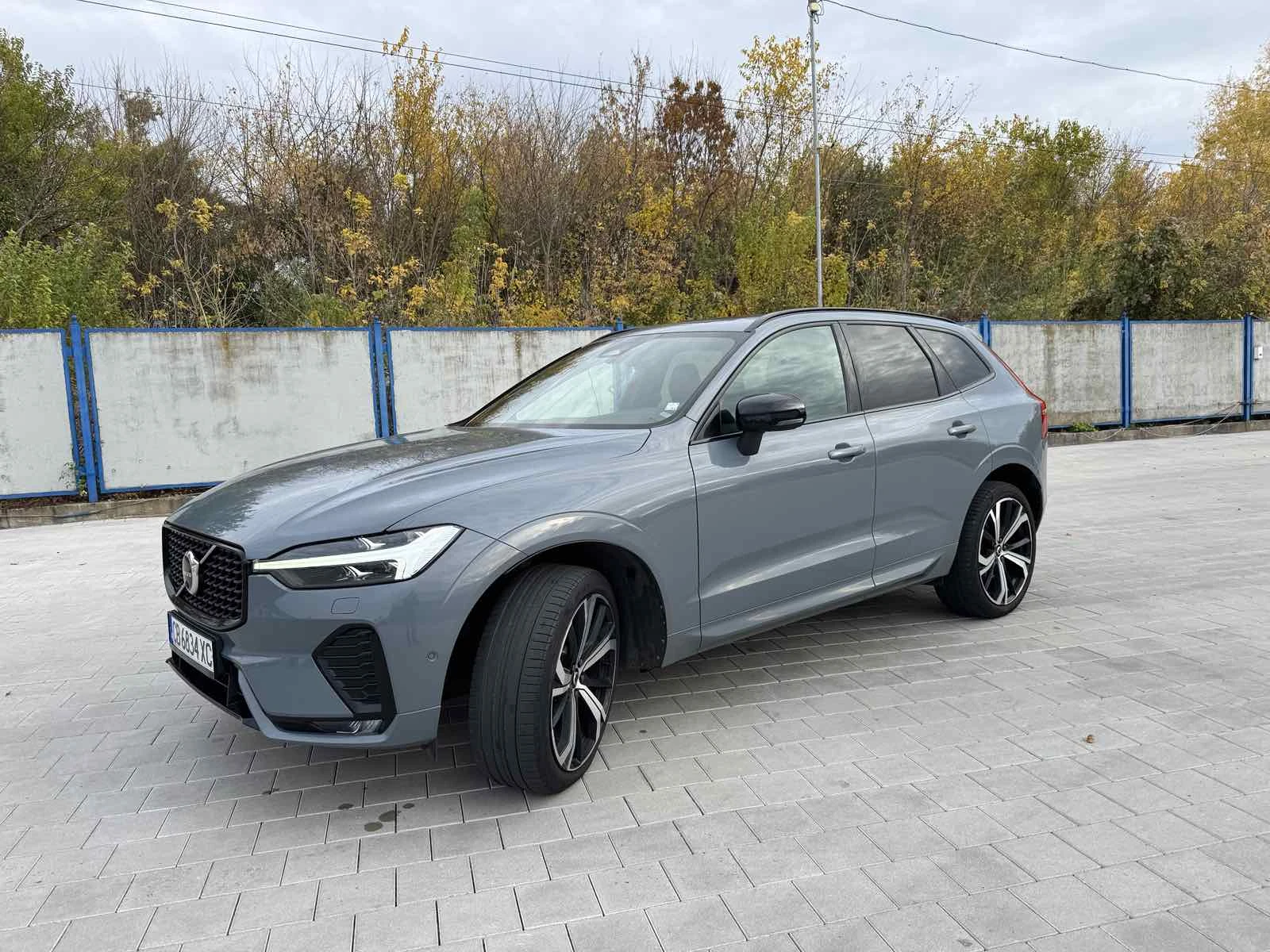 Volvo XC60 R-design B5 Mild Hybrid, снимка 3 - Автомобили и джипове - 56726371