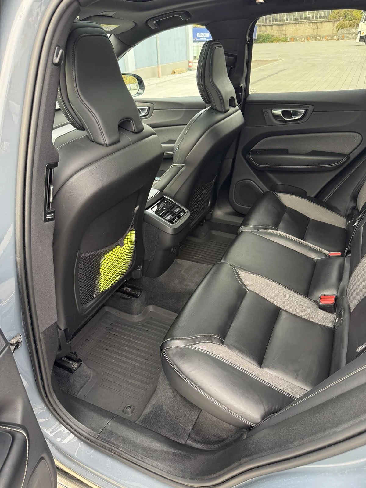 Volvo XC60 R-design B5 Mild Hybrid, снимка 12 - Автомобили и джипове - 56726371