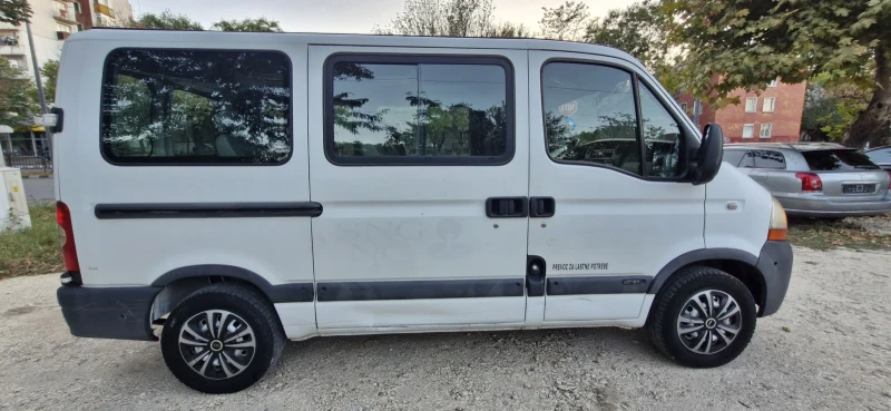 Renault Master 2.5 DCi120 114к.с. Климатик, 9 Места , снимка 7 - Бусове и автобуси - 47523692